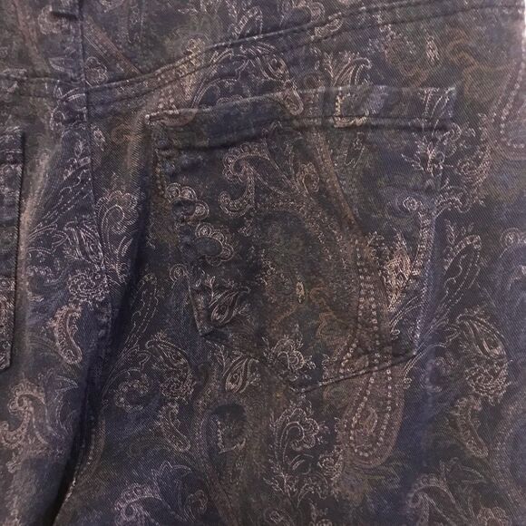Gloria Vanderbilt Women's Jeans - Black and Gold Paisley - Picture 9 of 9